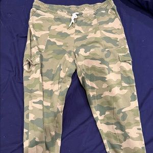 Old Navy camouflage joggers. Size L